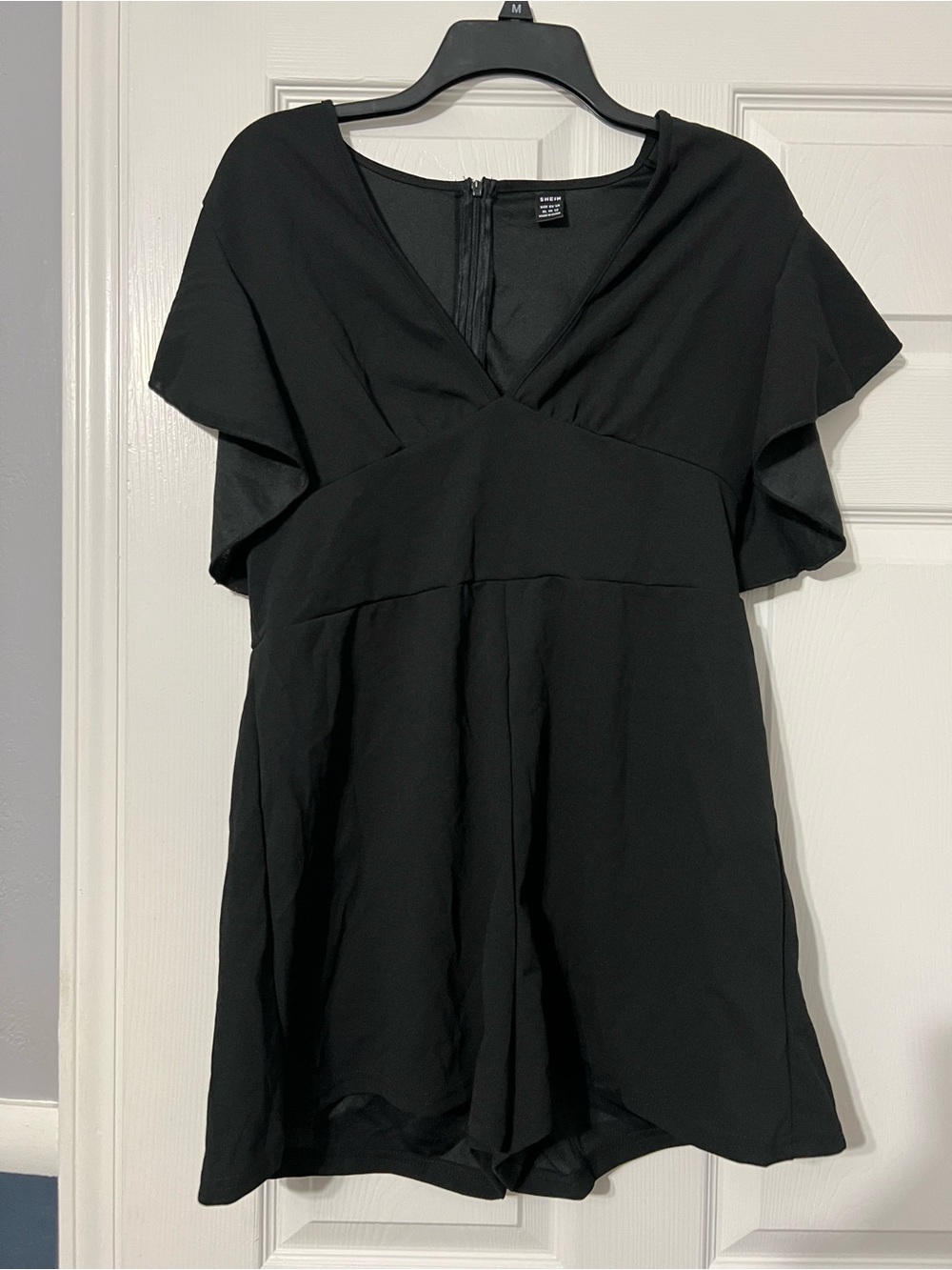 SHEIN Black V-Neck Short Sleeve Romper